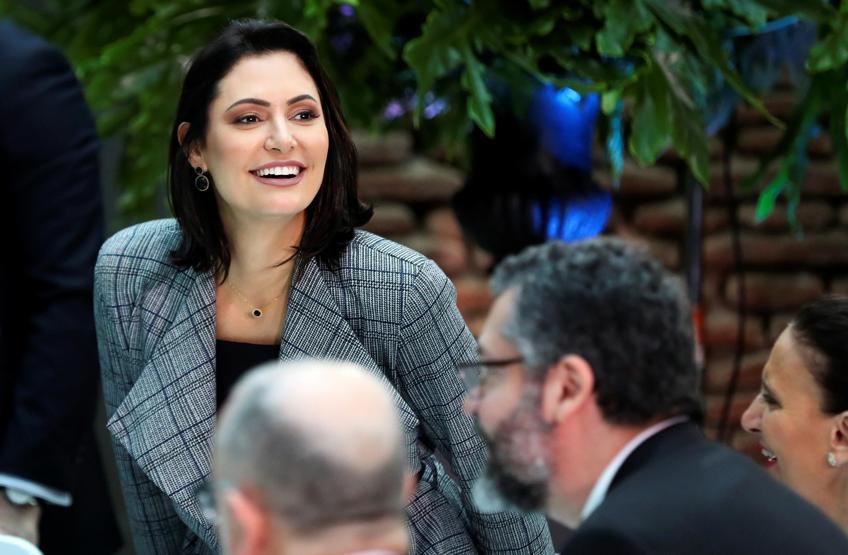 Eşler kavgası gerilimi tırmandırmıştı: Brezilya lideri Bolsonaro yardım teklifini reddetti