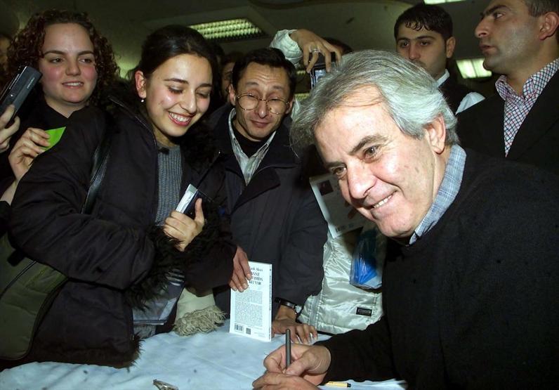 Unutulmayan yakışıklı: Tarık Akan
