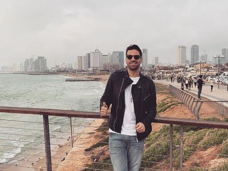 İrem Derici aşkı komşuda buldu