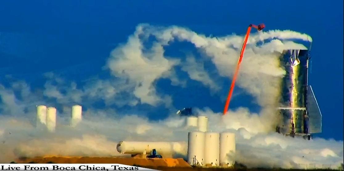 SpaceX roketi, test sırasında patladı