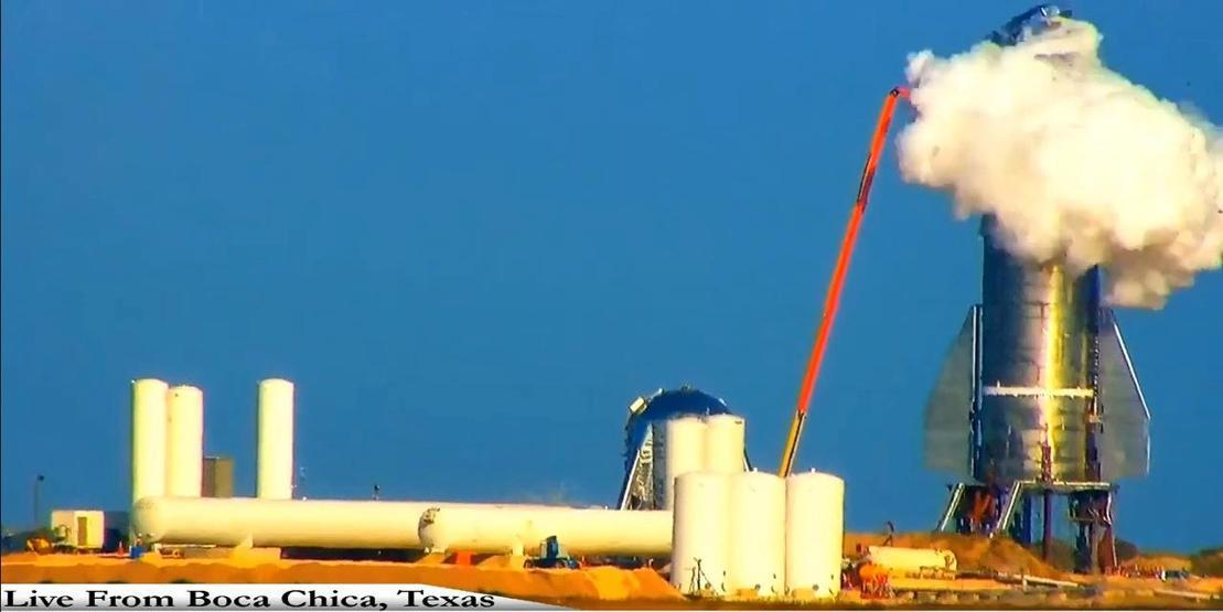 SpaceX roketi, test sırasında patladı