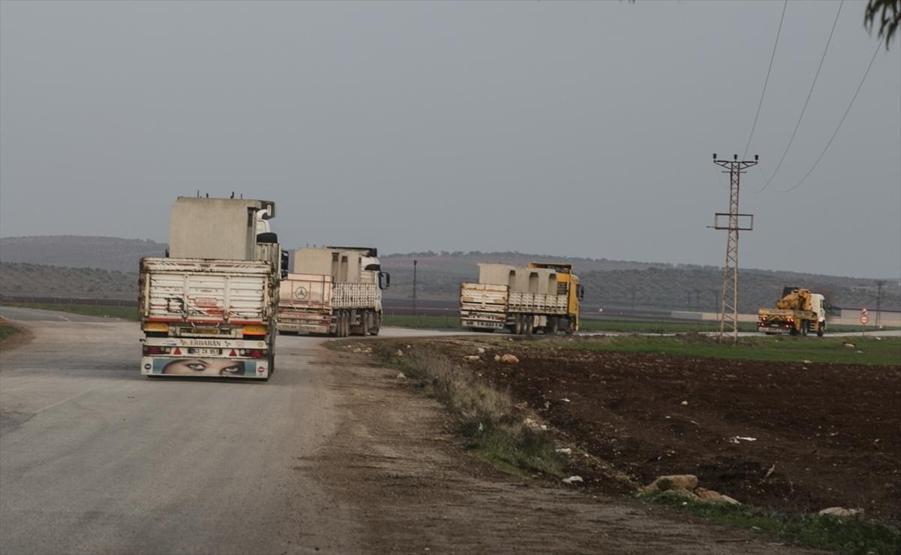 Suriye sınırındaki birliklere beton mevzi sevkiyatı