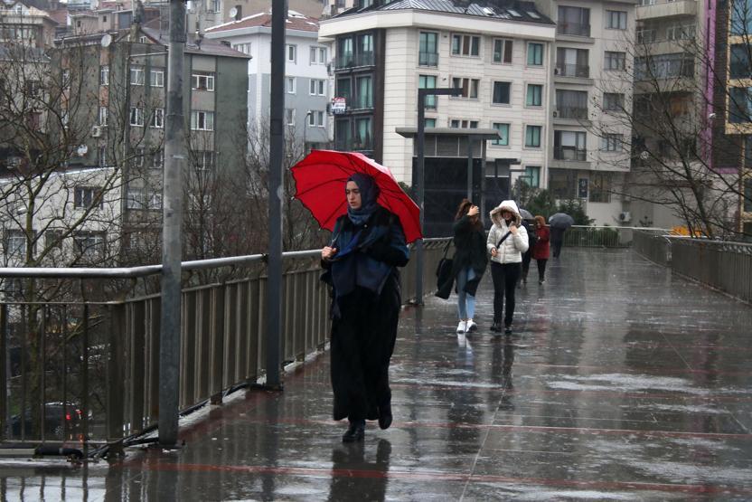 İstanbulda trafik yoğunluğu yüzde 80e ulaştı