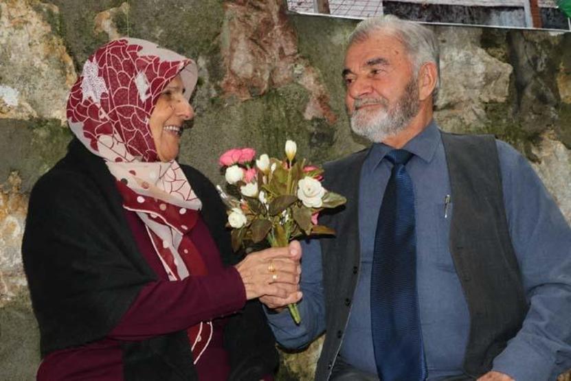 Huzurevinde ikinci baharlarını yaşıyorlar
