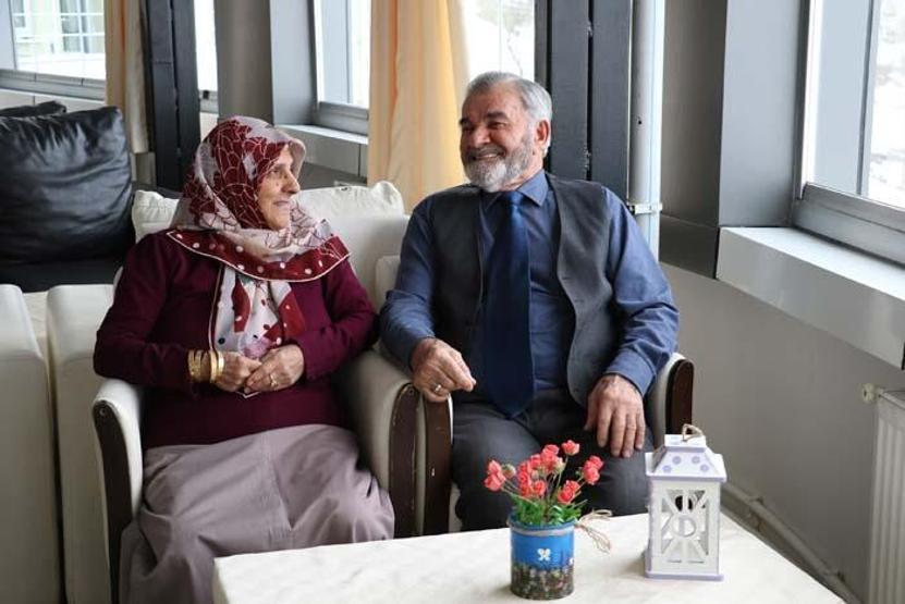 Huzurevinde ikinci baharlarını yaşıyorlar