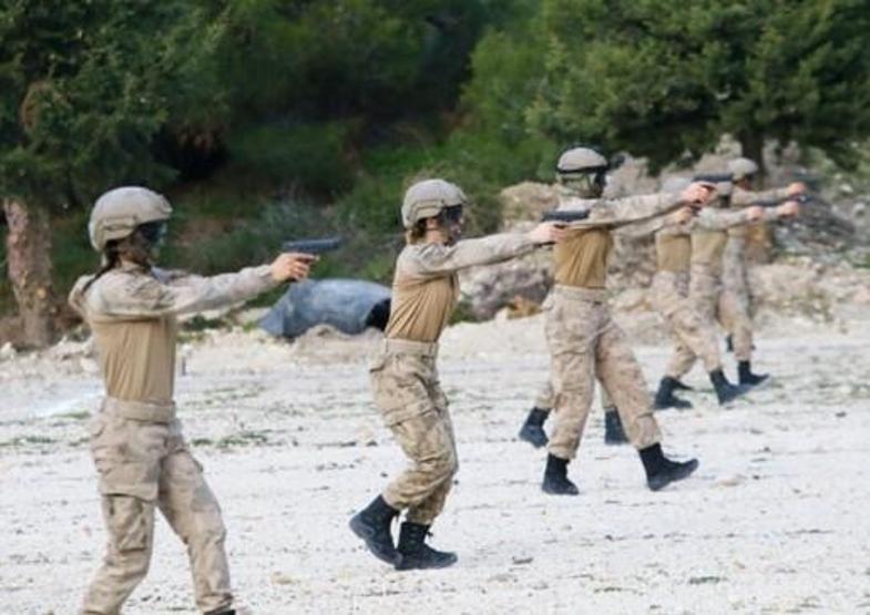 Türkiyenin ilk kadın komando astsubayları göreve hazır