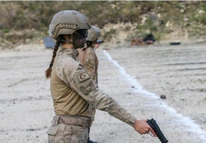 Türkiyenin ilk kadın komando astsubayları göreve hazır
