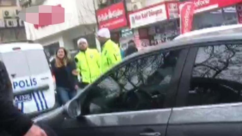 Kadın müşteri çay bahçesinde ortalığı birbirine kattı