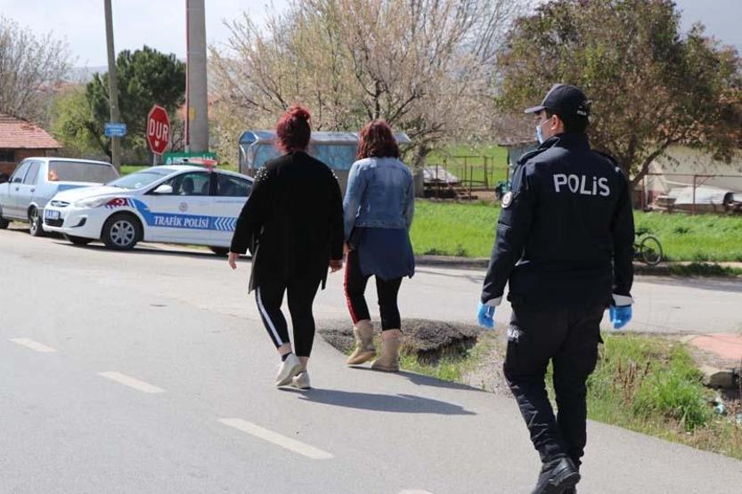 Dışarı çıkıp, otostop yapan 20 yaş altındaki Feriştah: Ceza yazın, dedem sağlam