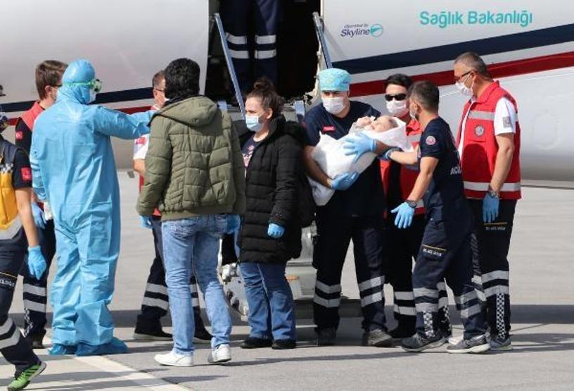 Son dakika... Londrada operasyonla ayrılan siyam ikizleri Türkiyede