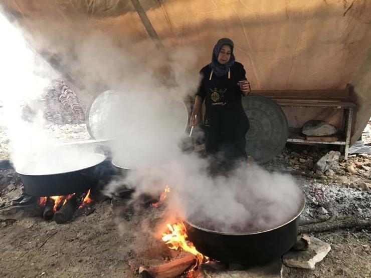 Doğal şifa kaynağı Toroslardan toplanıyor sadece pekmez olarak tüketiliyor