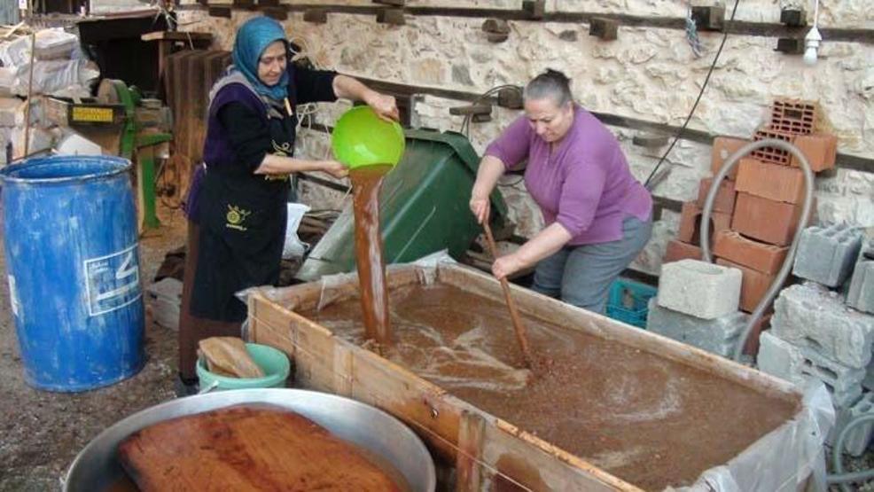 Doğal şifa kaynağı Toroslardan toplanıyor sadece pekmez olarak tüketiliyor