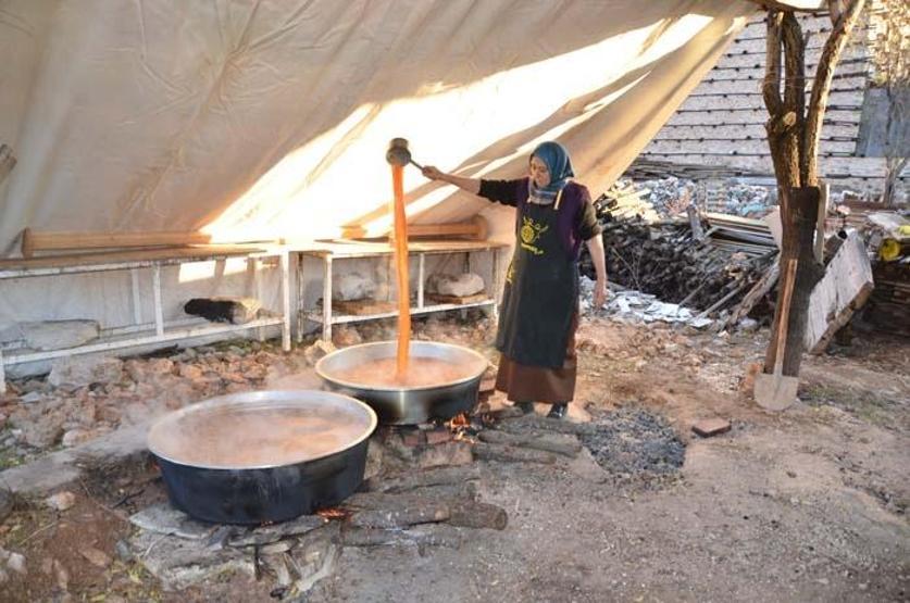 Doğal şifa kaynağı Toroslardan toplanıyor sadece pekmez olarak tüketiliyor
