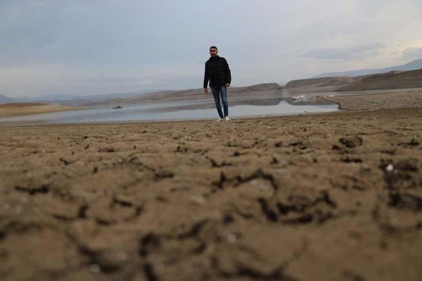 Sivasta barajdan geriye nehir yatağı kaldı