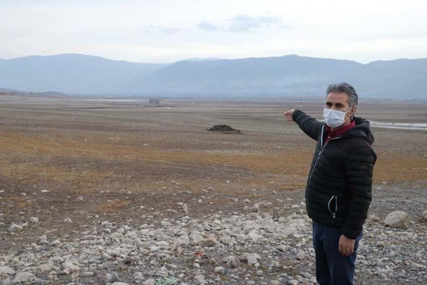 Sivasta barajdan geriye nehir yatağı kaldı