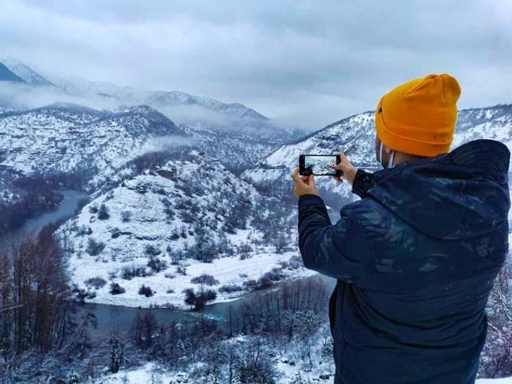 Munzur Vadisi beyaza büründü; kartpostallık görüntüler oluştu