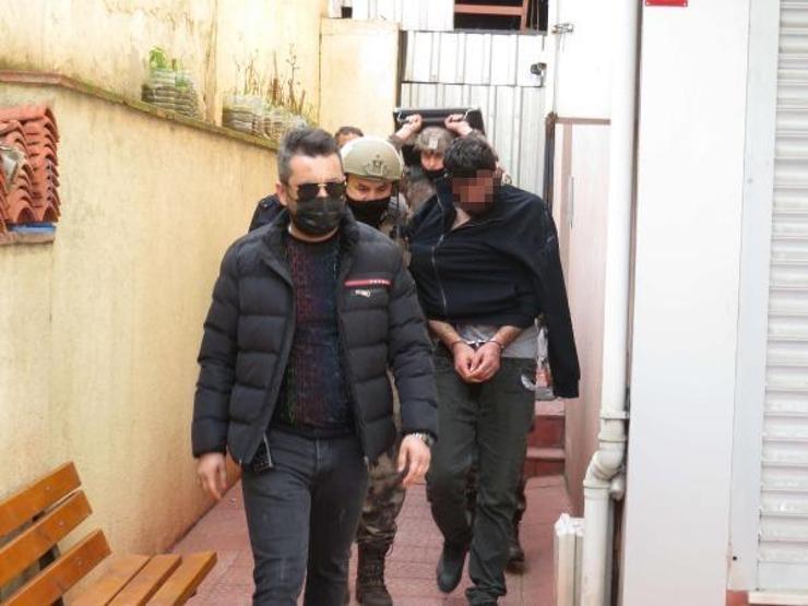 Ataşehir’de hareketli dakikalar : Özel harekat ekipleri sevk edildi