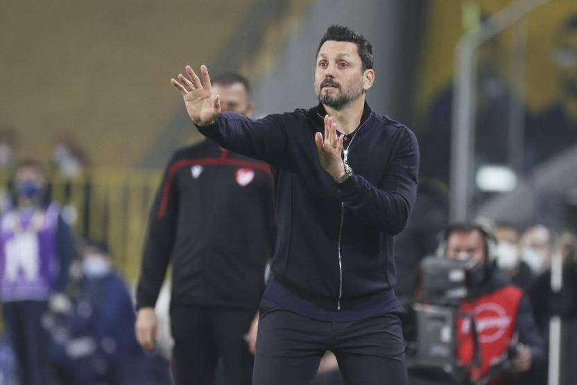 Son dakika... Serhat Akın Fenerbahçenin yeni hocasını açıkladı