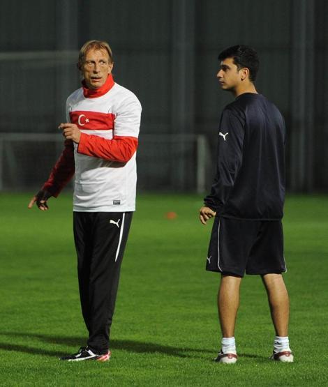 Son dakika... Serhat Akın Fenerbahçenin yeni hocasını açıkladı