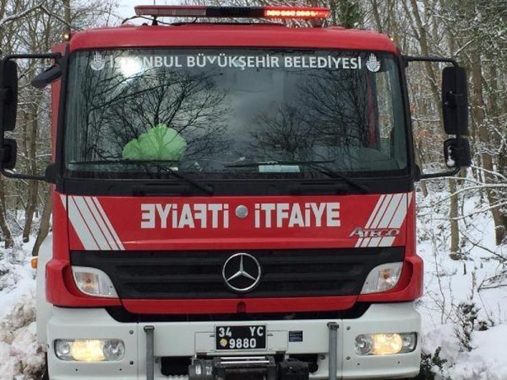 Şilede ahır çöktü: Hayvanlar enkaz altında kaldı
