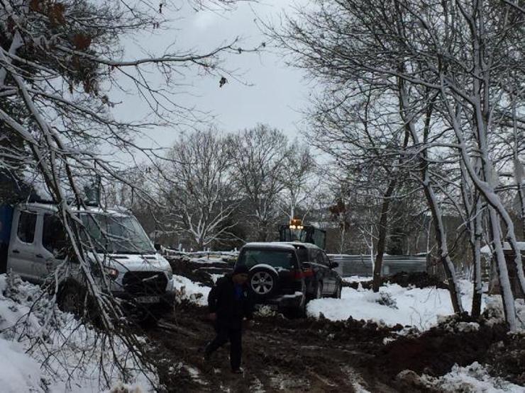 Şilede ahır çöktü: Hayvanlar enkaz altında kaldı