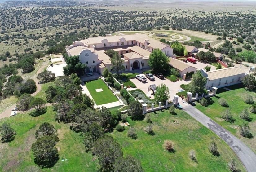 Ünlü yapımcıdan şok iddia: Epsteinda Donald Trump ve Bill Clintona ait gizli kasetler vardı