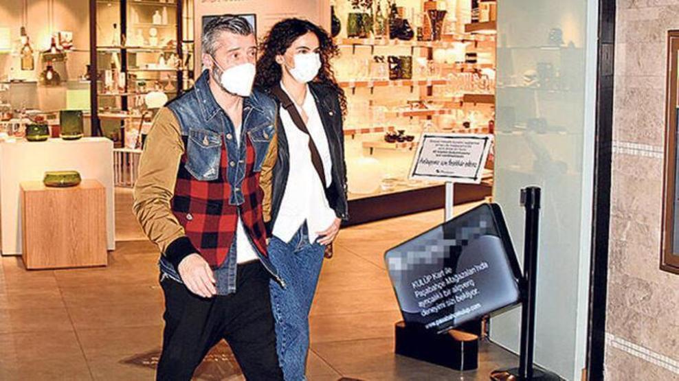 Gamze Topuzdan ilginç aşk pozu Hayranlarını ikiye böldü