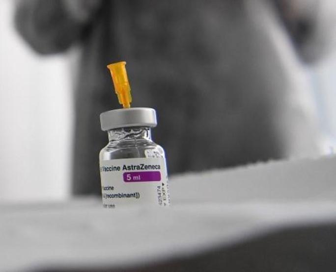 Kanadadan Oxford/AstraZeneca kararı: Aşının 55 yaş altına uygulanması durduruldu