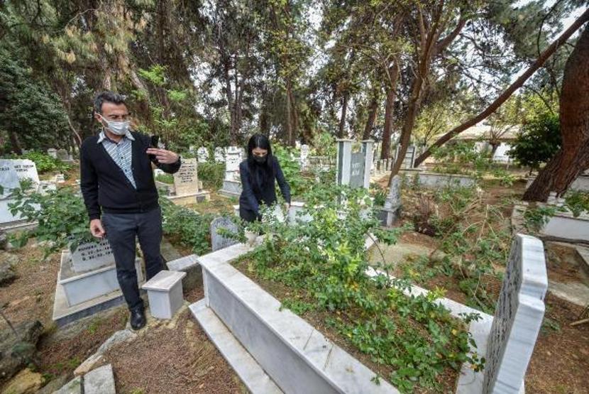 Annenin mezarına görüntülü ziyaret