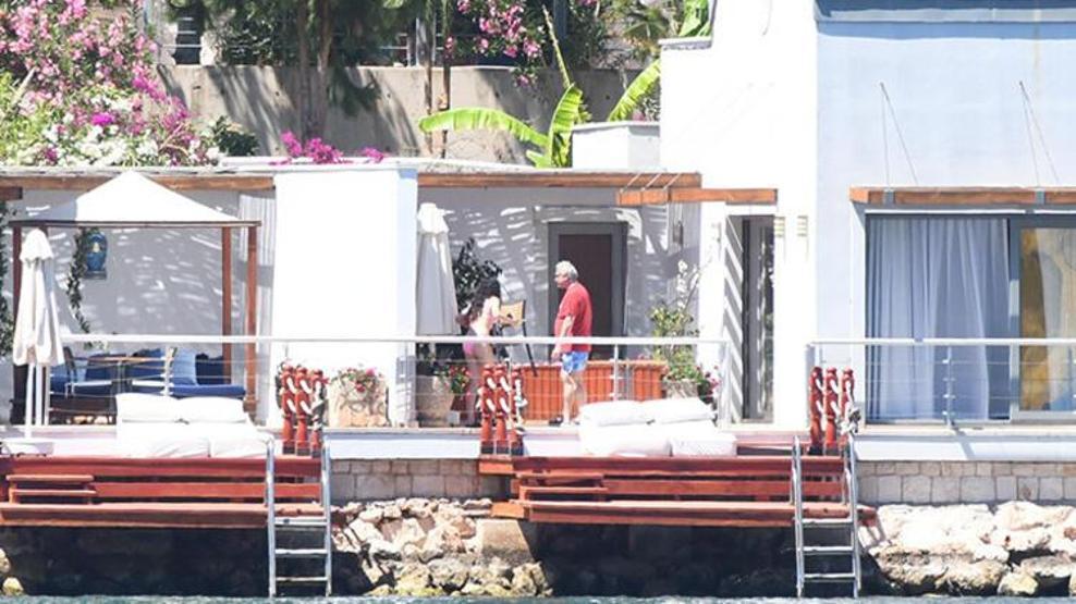 Hazar Ergüçlü ile Onur Ünlü tatil sezonunu açtı