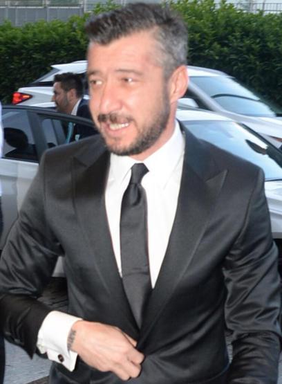 Tümer Metin hırsızlık çetesi tarafından soyuldu