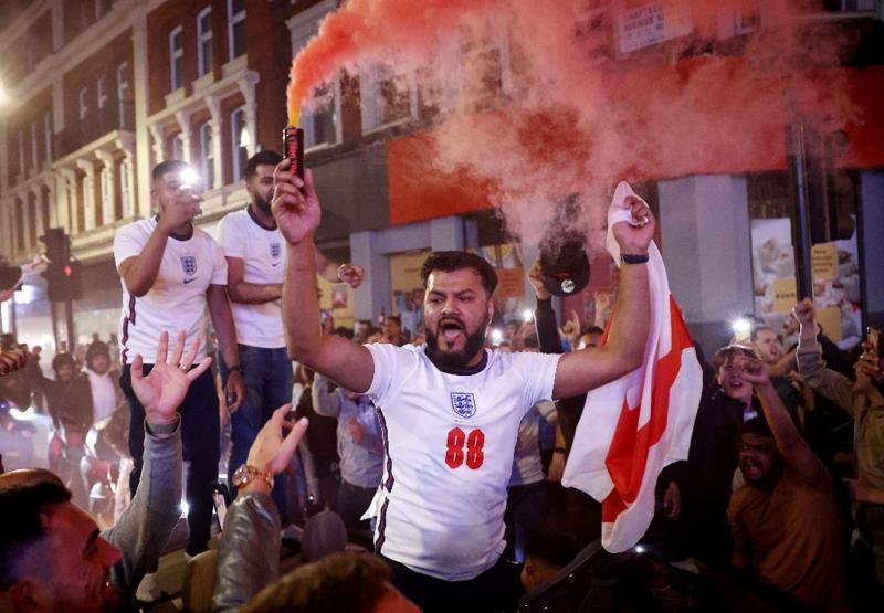 EURO 2020 başarısı İngilterede manşetlerde