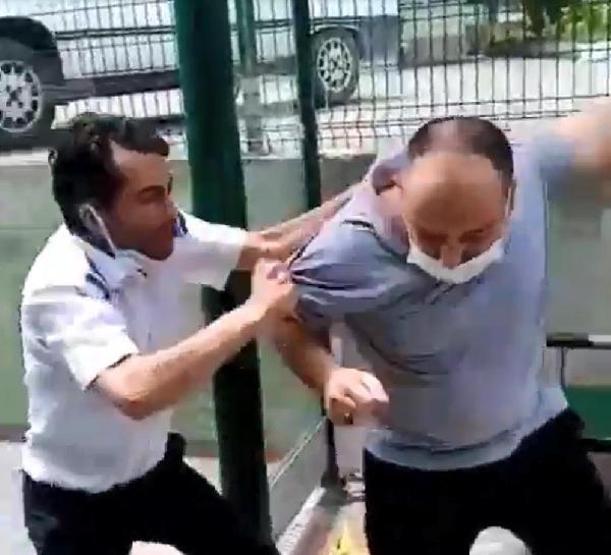 Otobüs şoförü tartıştığı yolcuyu tekme tokat dövdü