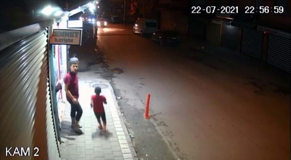 Motosikletten tabancayla ateş açıldı; kadın ve çocuklar sağa sola kaçıştı