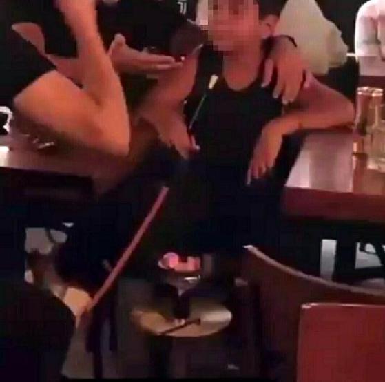 Çocuğa zorla alkol ve nargile içirdiler iddiasına 2 gözaltı