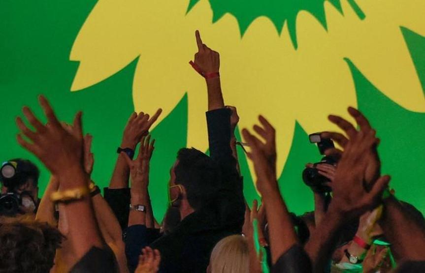 Almanyada Yeşiller Partisi tarihinin en iyi seçim sonucunu genç seçmenler sayesinde aldı