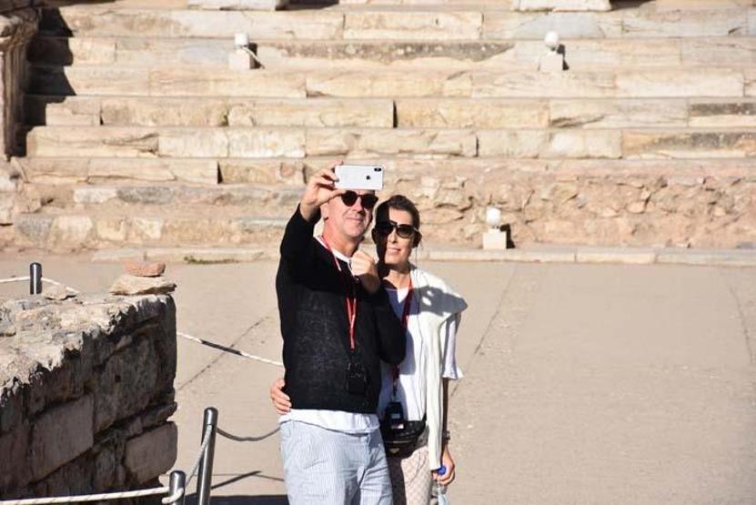 Tarih turizminin gözdesi Efeste pandeminin izleri siliniyor