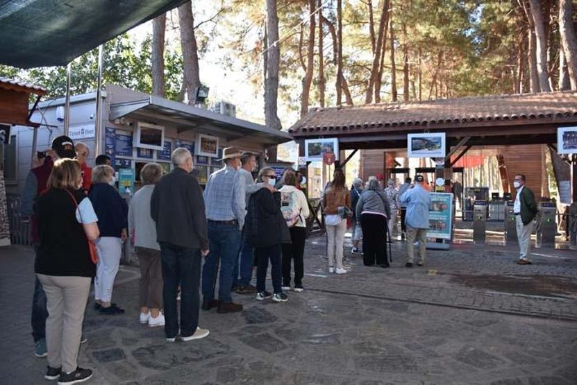 Tarih turizminin gözdesi Efeste pandeminin izleri siliniyor