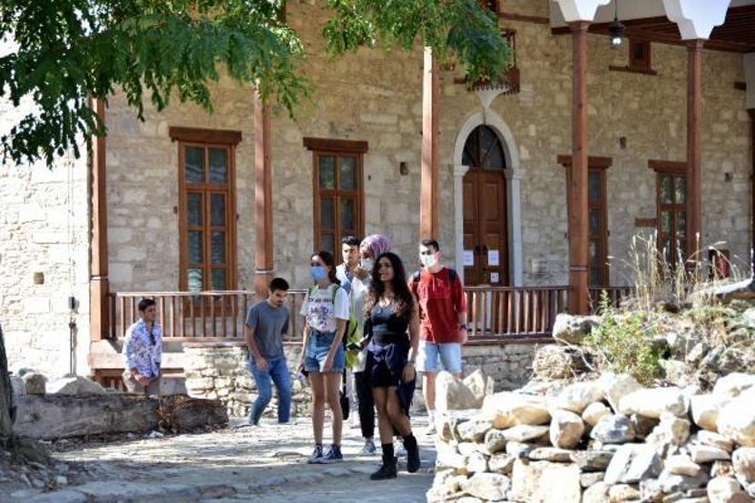 Stratonikeiada 1600 yıllık mozaikler gün yüzüne çıkarılıyor