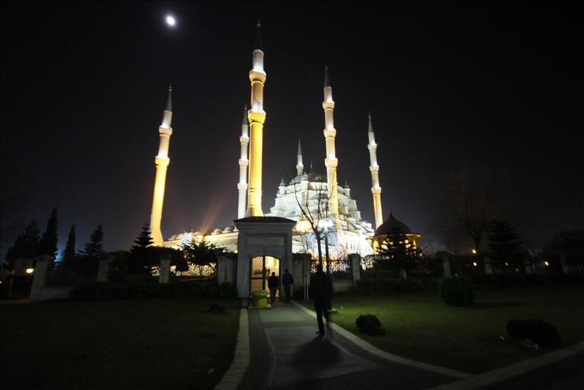 Mevlid Kandili ibadetleri nelerdir? Kandil gecesi neler yapılır, hangi dualar edilir? Mevlit Kandili’nde yapılacak ibadetler
