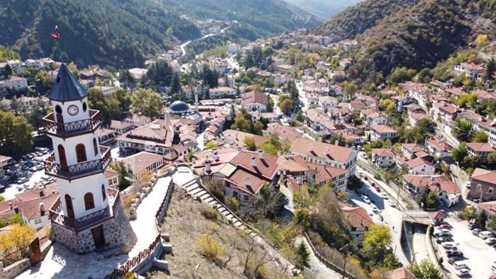 Sakin şehir Göynük sonbaharda da ziyaretçilerin rotasında