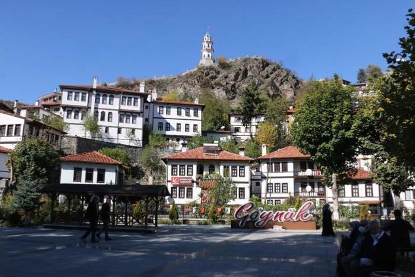 Sakin şehir Göynük sonbaharda da ziyaretçilerin rotasında