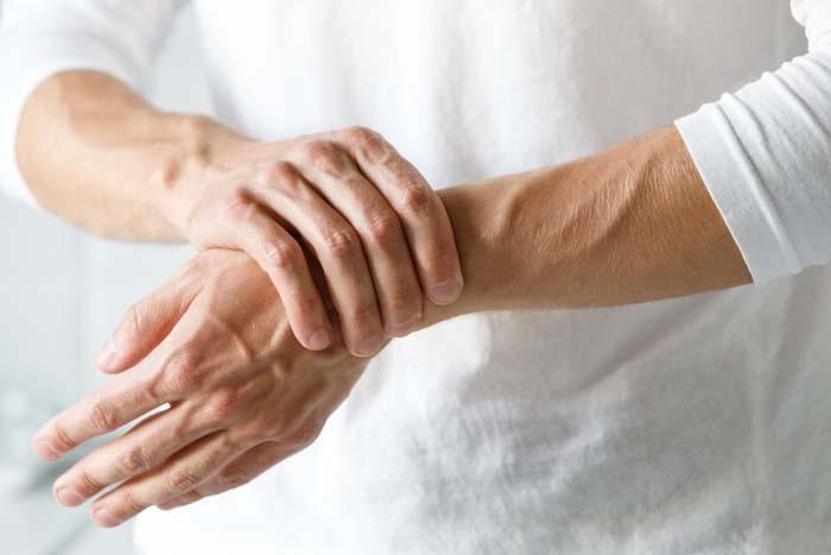 8 soruda romatizma ile ilgili merak edilenler Riski neler artırır İşte en sık görülen 6 belirti