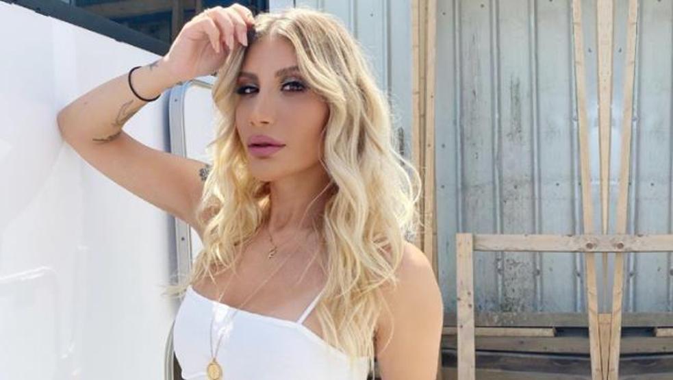 İrem Derici’den Flaş Geri Dönüş Sildiği Nişanlısı Melih Kunukçu’yla Barıştı mı