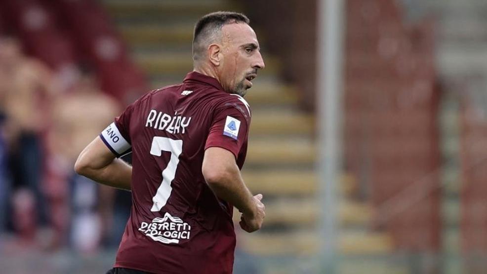 Son 25 yılın en iyi futbolcuları belirlendi Türkiyede oynayan 5 futbolcu da listede