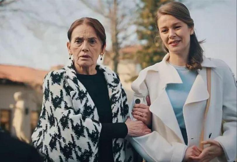 Camdaki Kızın Feridesi Nur Sürer sokakta aldığı tepkileri anlattı