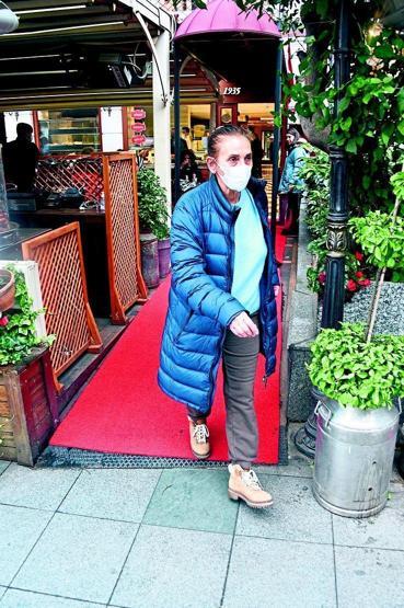 Camdaki Kızın Feridesi Nur Sürer sokakta aldığı tepkileri anlattı