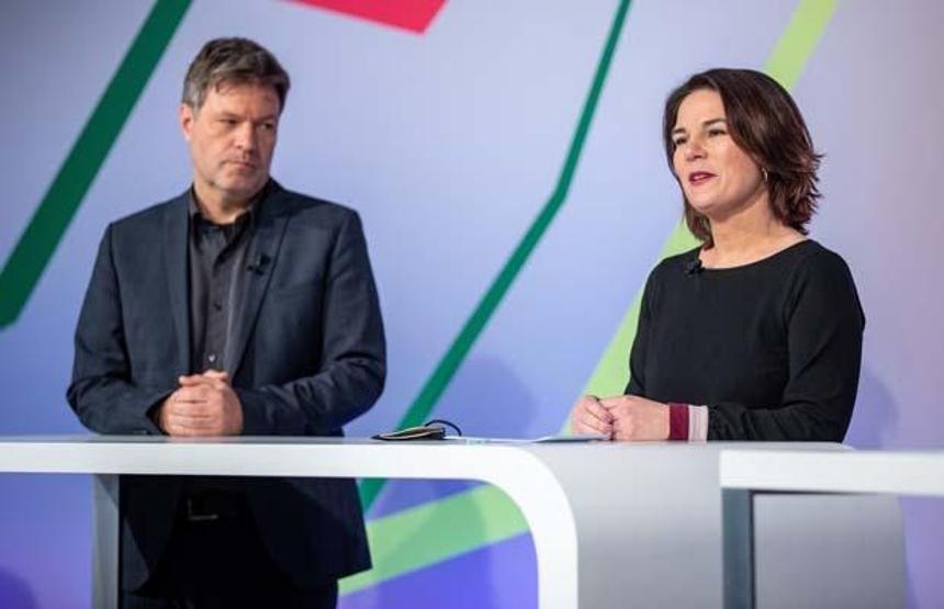Almanyada Yeşiller Partisi yöneticilerine soruşturma