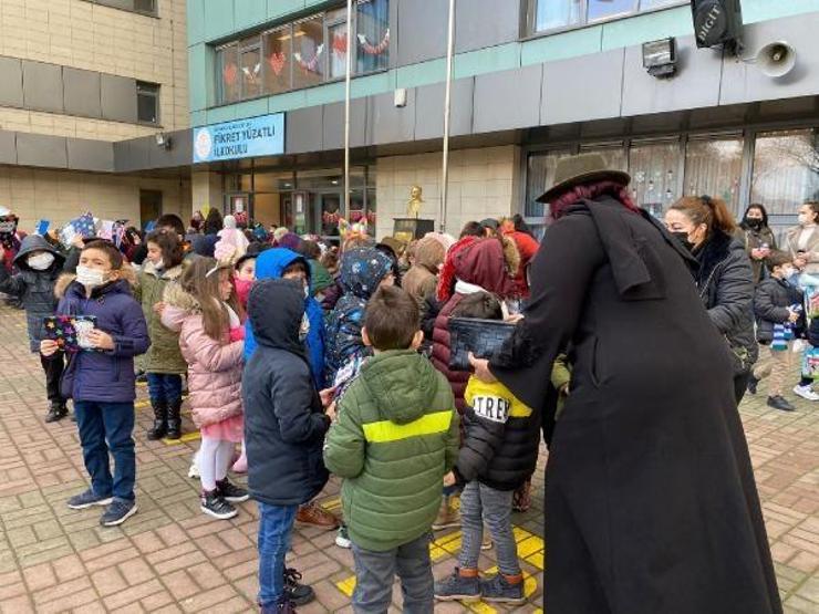 İlk dönem sona erdi: Öğrencilerin karne heyecanı