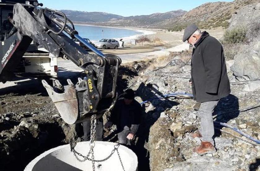 Salda Gölü kumsalına açılan su kuyusu tepki çekti